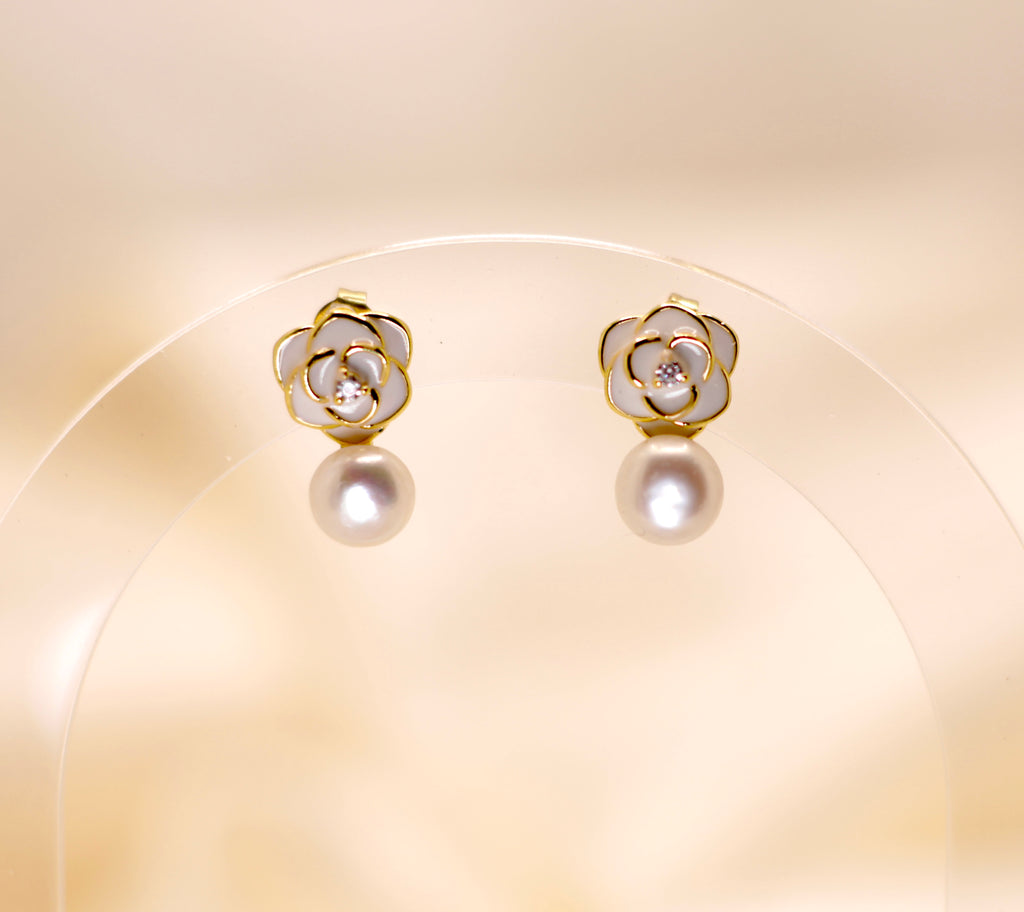 Natural Pearl & White Flower Stud Earrings