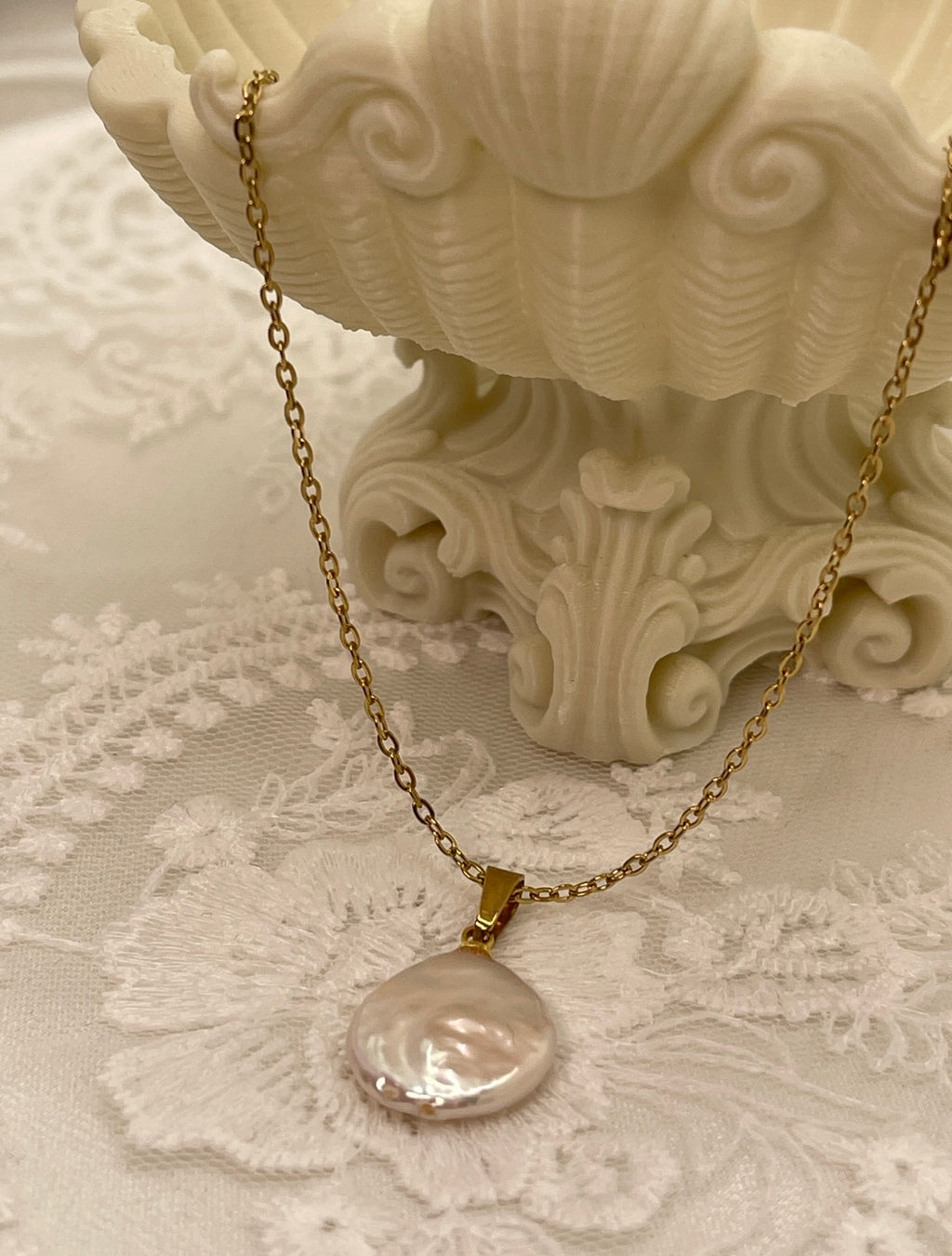 The Aphrodite Necklace